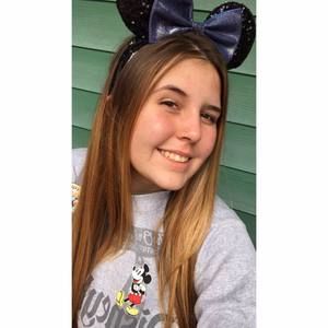 Meet your Posher, Larissa